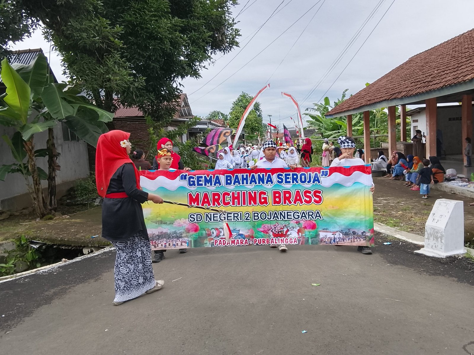 Karnaval “Bali Ku Bojanegara” SDN 2 Bojanegara: Semangat HUT RI dan Ekspresi Kurikulum Merdeka dalam Harmoni Budaya