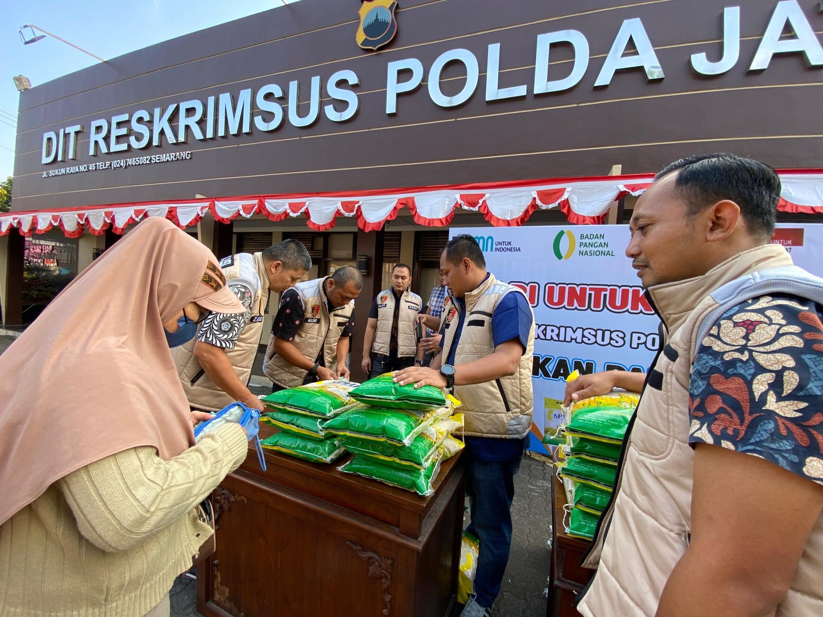 Ringankan Beban Warga Penuhi Kebutuhan Pokok, Polda Jateng Gencarkan Gerakan Pasar Murah