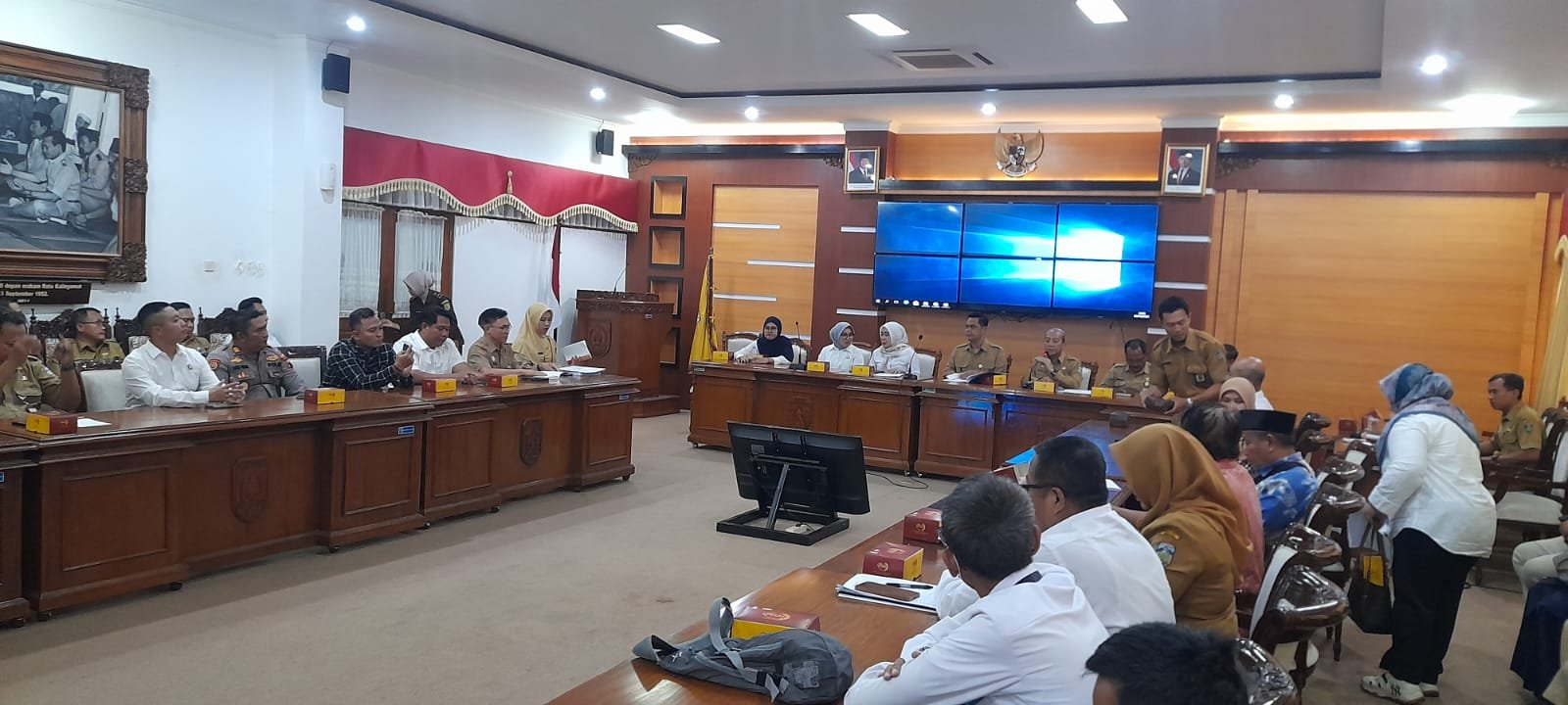 IWOI DPW Jateng Walk Out Dari Rapat Pemkab Jepara, Jawaban PLN dan Pemdes Dinilai Tidak Sesuai dan Penuh Kejanggalan