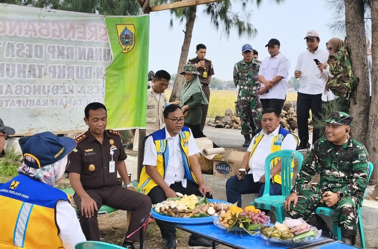 Komandan Kodim 0711 / Pemalang Bersama Tim Kejaksaan Tinggi Provinsi Jawa Tengah Tinjau Proyek Rehabilitasi Irigasi di Desa Kedungbanjar