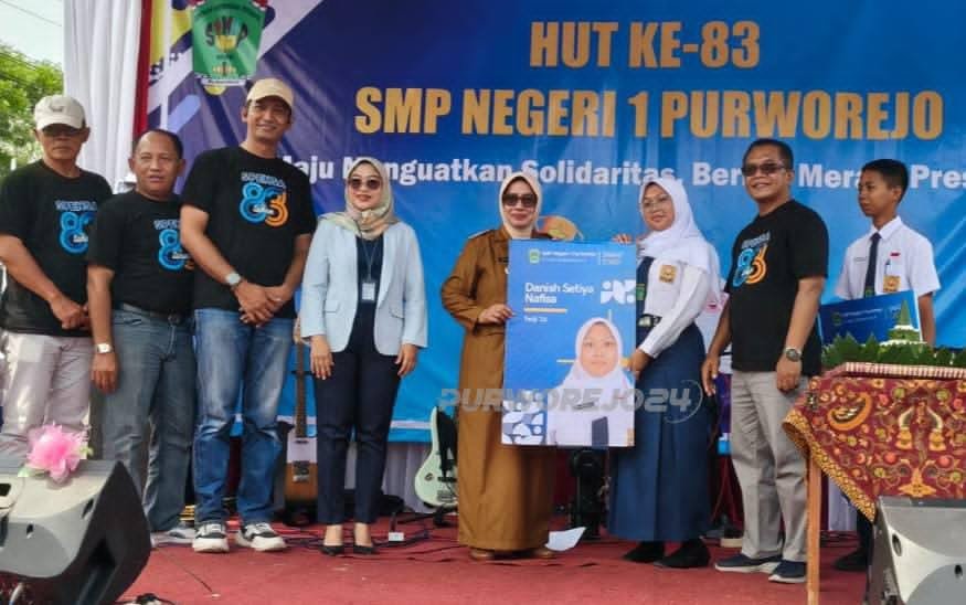 Launching Smart Card Siswa dan Grebeg Gunungan Semarakan HUT ke 83 SMPN 1 Purworejo