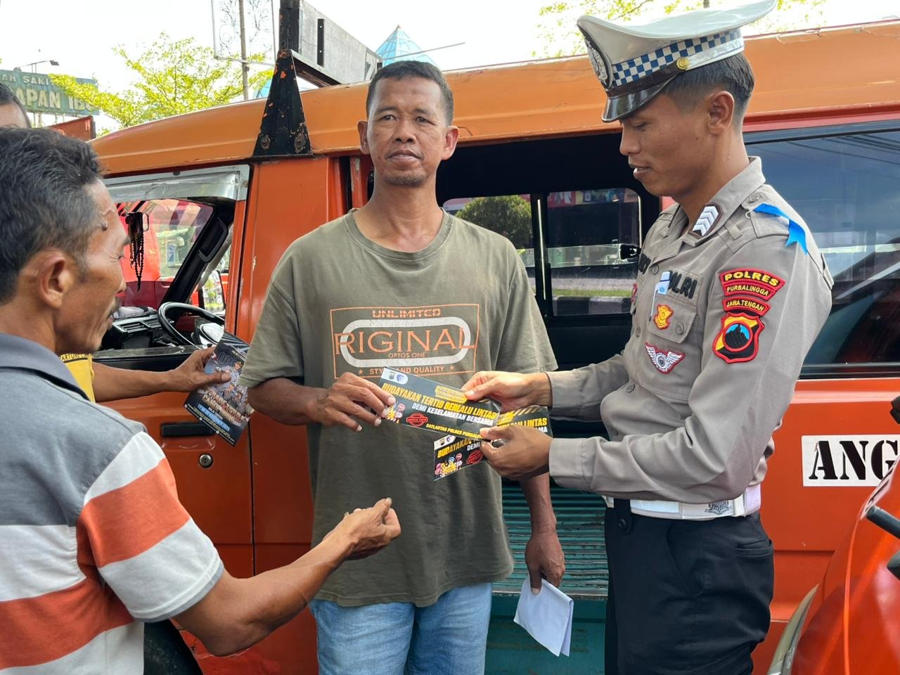 Operasi Zebra Candi 2025, Polres Purbalingga Ajak Sopir Angkot Tertib Lalu Lintas