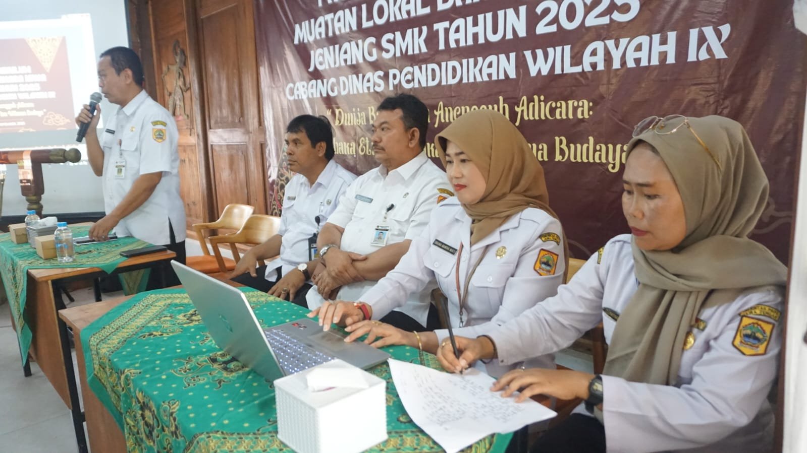 Fasilitasi Kurikulum Muatan Lokal Bahasa Jawa SMK Cabang Dinas Pendidikan Wilayah IX Tahun 2025 Digelar di Purbalingga