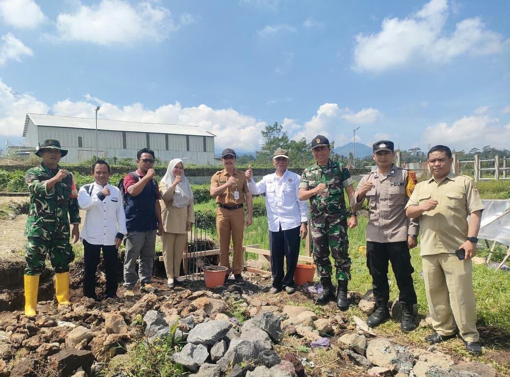 Danramil Moga Laksanakan Peletakan Batu Pertama Pembangunan Gedung KDKMP Desa Moga