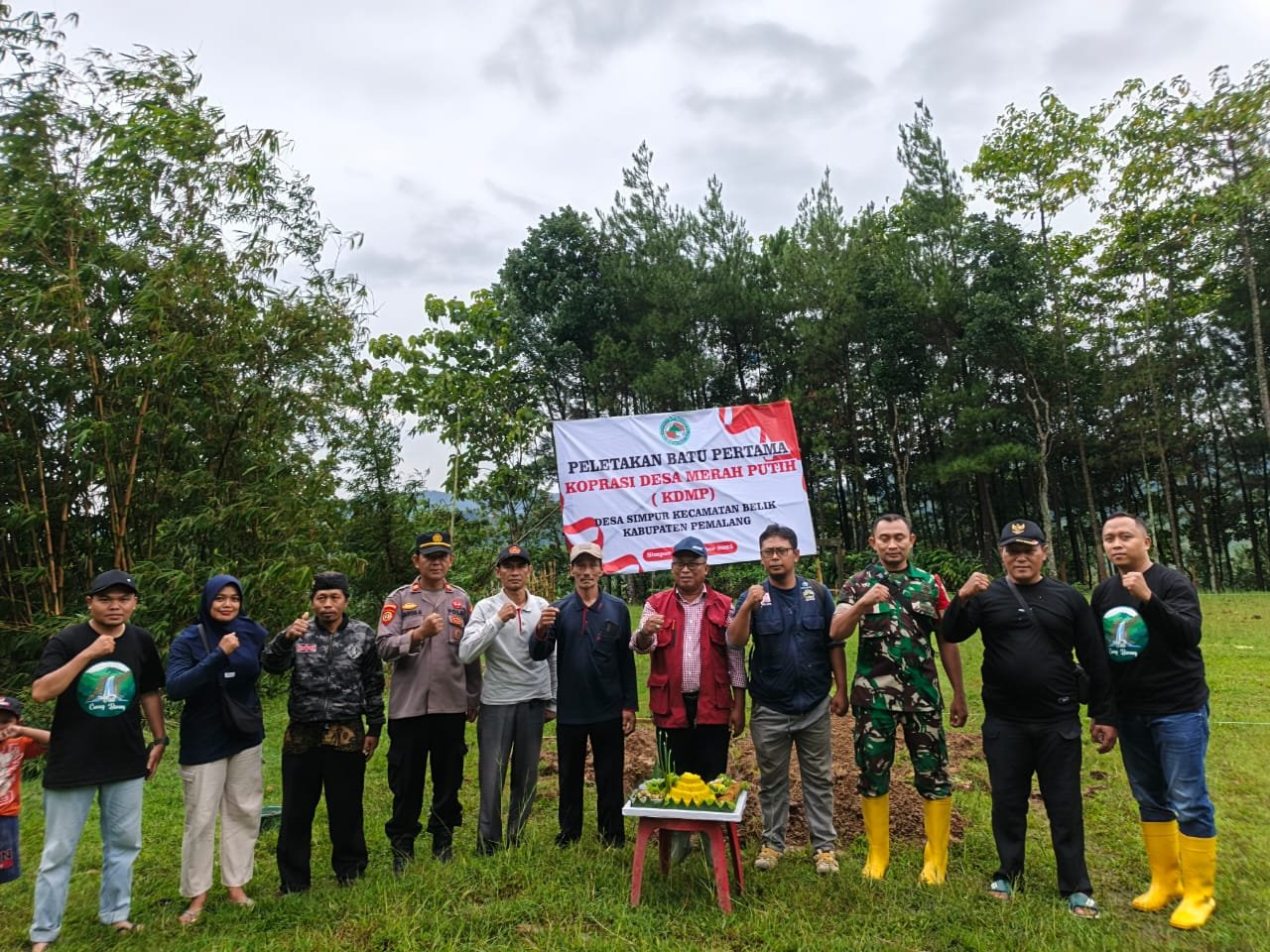 Peletakan Batu Pertama Pembangunan KDKMP Desa Simpur, Dorong Peningkatan Ekonomi Warga