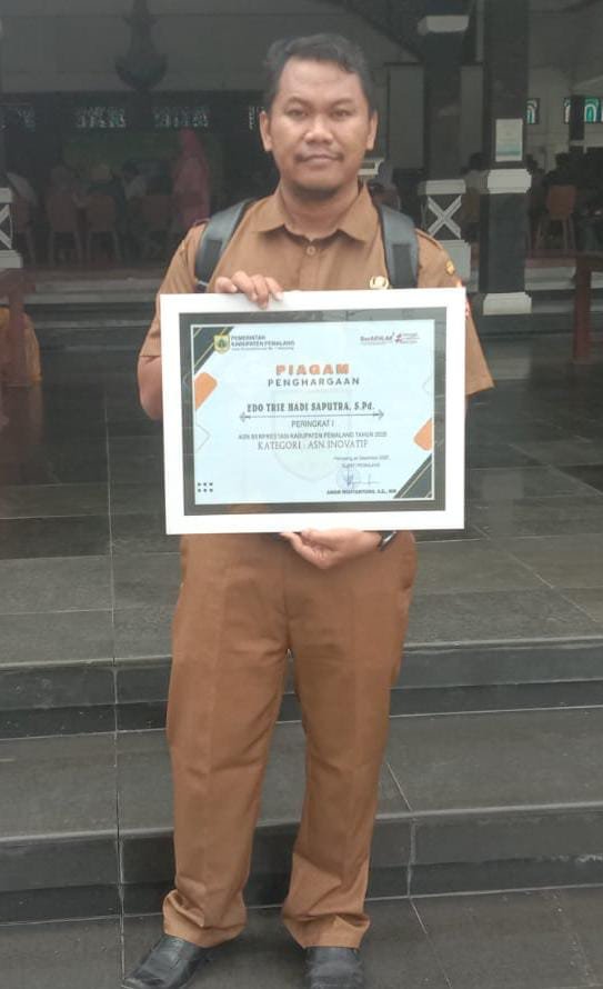 Guru SDN 03 Saradan Pemalang Raih Piagam Penghargaan Peringkat 1 Katagori ASN Inovatif