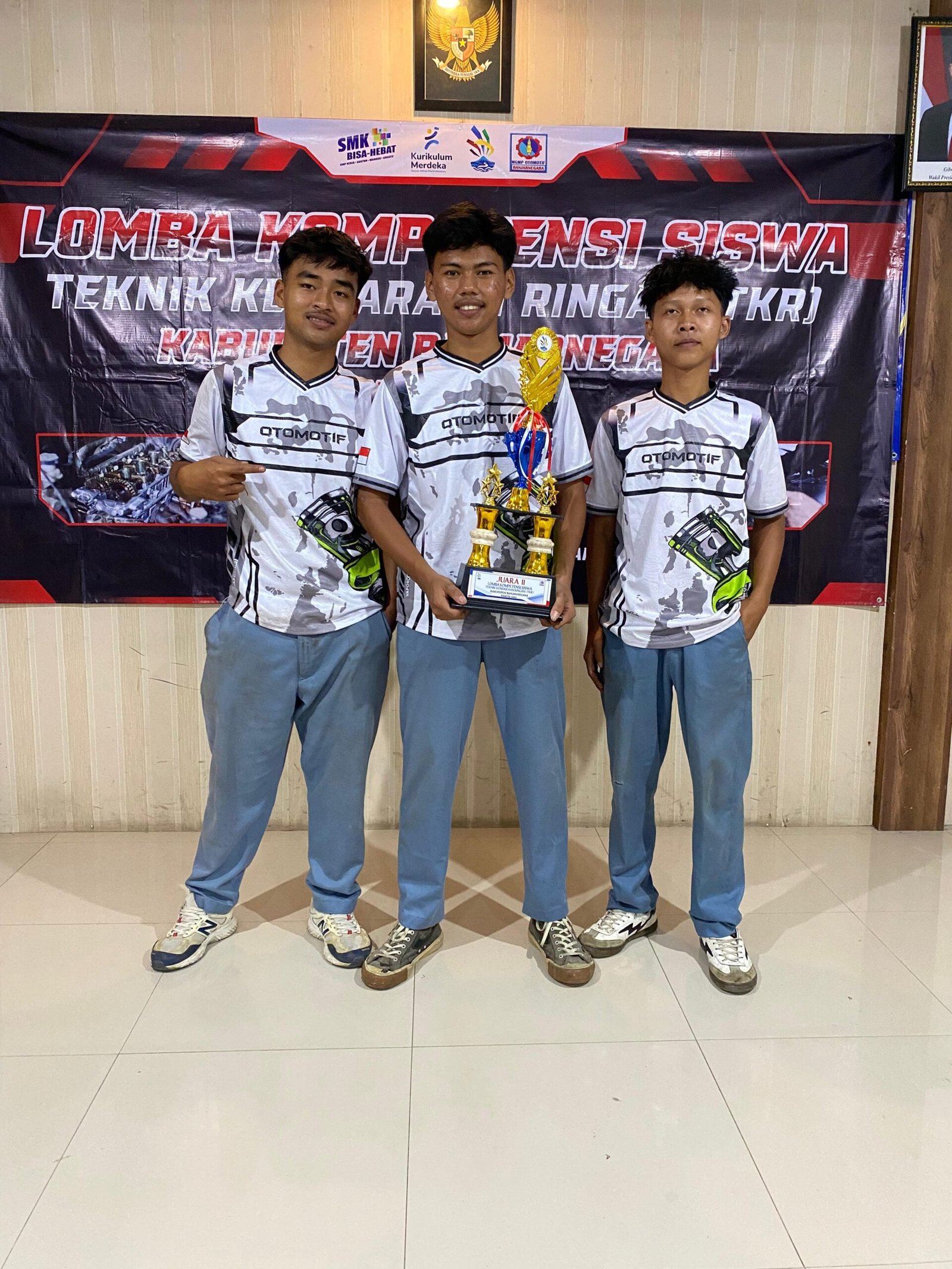 Fadlan siswa SMK Cokroaminoto 2 Banjarnegara Siswa Juara 2 LKS