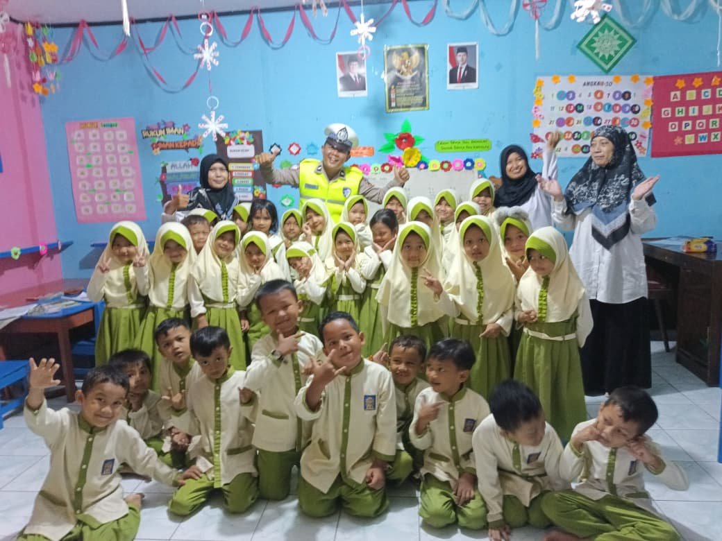 Polisi Sahabat Anak, Satlantas Polres Purbalingga Edukasi Murid BA Aisyiyah