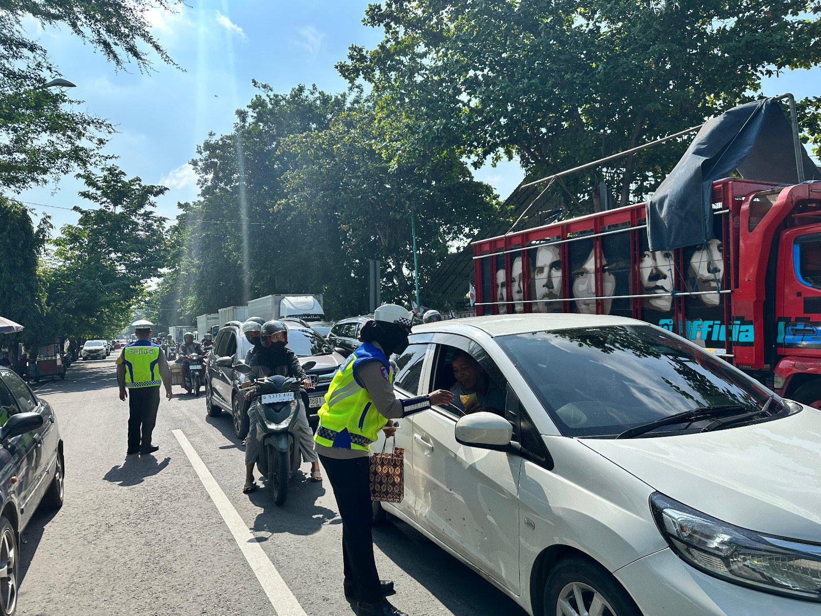 Operasi Keselamatan Candi 2026, Satlantas Polres Brebes Beri Reward bagi Pengendara Tertib