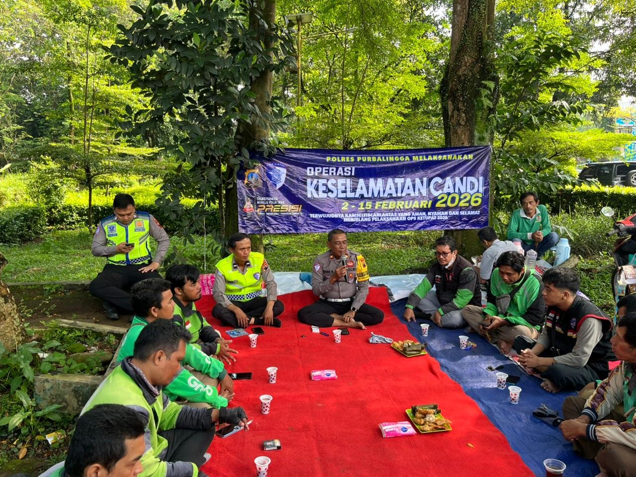 Satlantas Polres Purbalingga Gelar Juguran dan Ngopi Bareng Ojol di Selabaya