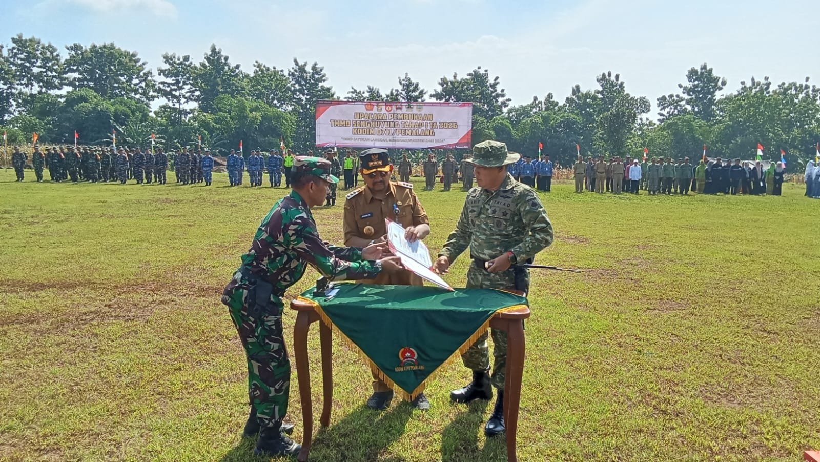 Bupati Pemalang Hadiri Upacara Pembukaan TMMD Sengkuyung Tahap 1 Tahun 2026 di Desa Surajaya