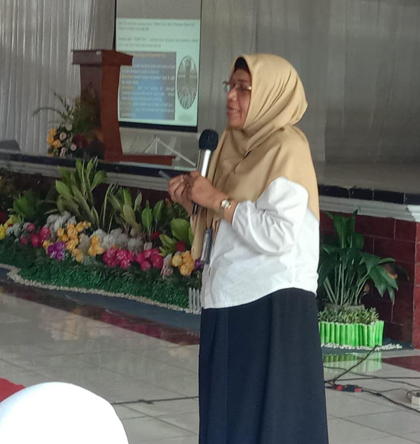 Dokter Hani Mewakili Kepala Dinkes Pemalang Berikan Edukasi Terkait Kesehatan Kepada Ratusan Jemaah Calon Haji