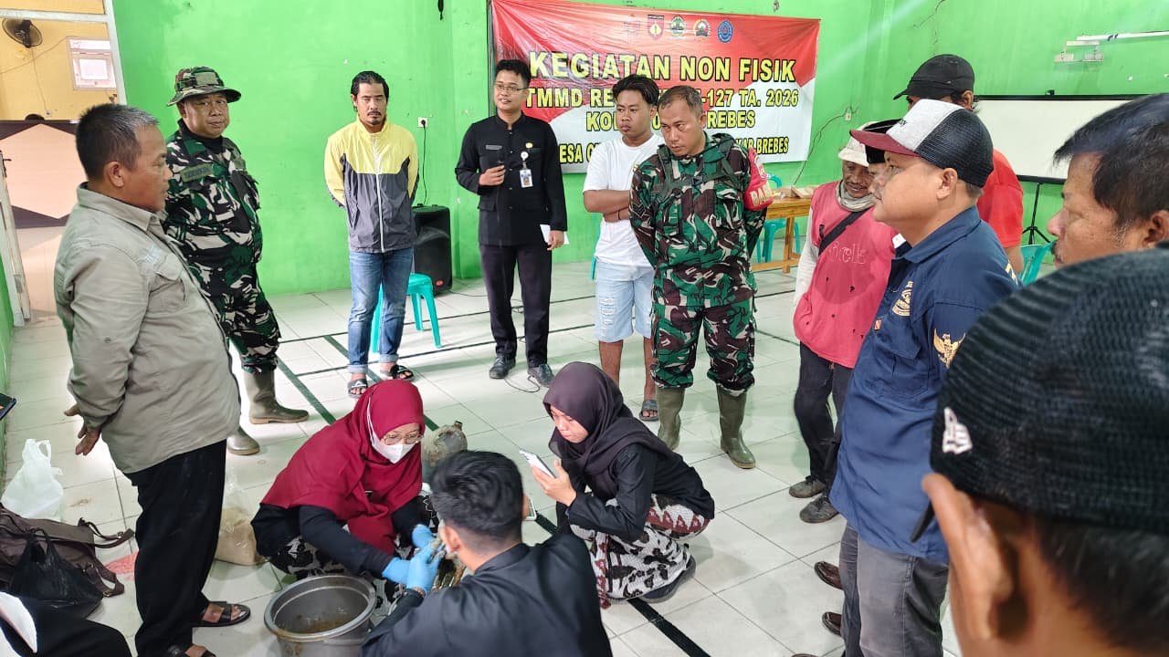 Tingkatkan Produktivitas Ternak, DPKH Brebes Gelar Pelatihan Pembuatan “Permen” Suplemen UMMB