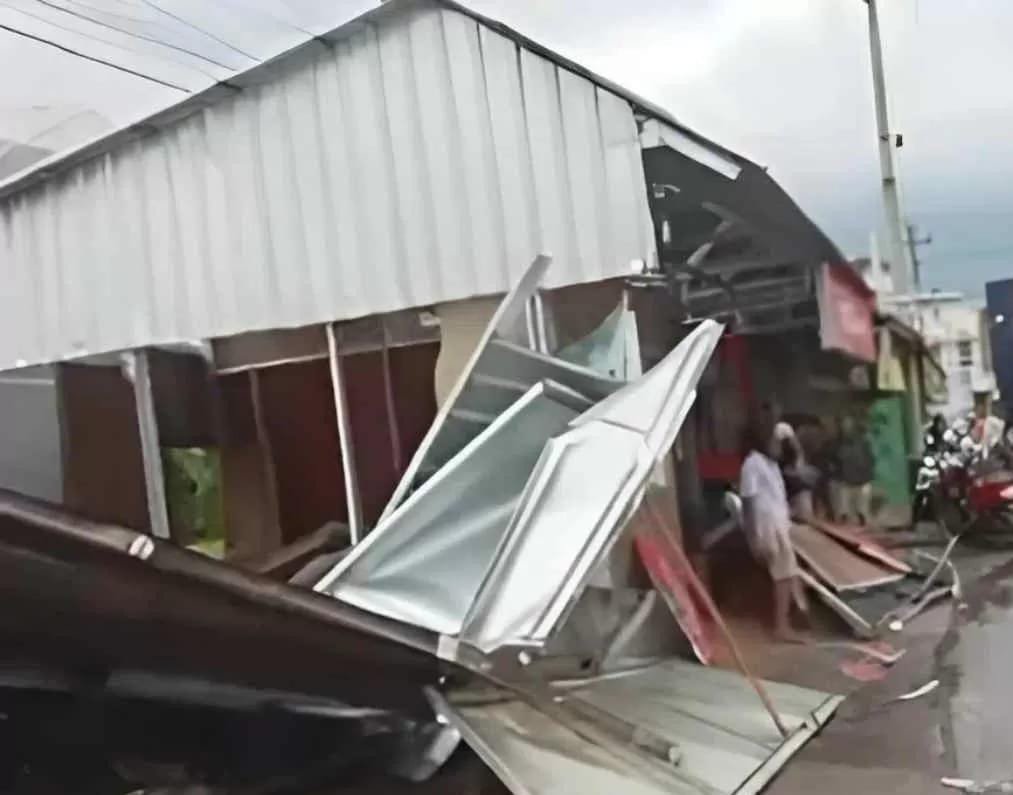 Puluhan Kios Rusak Akibat Bencana Angin Puting Beliung Di Comal Pemalang