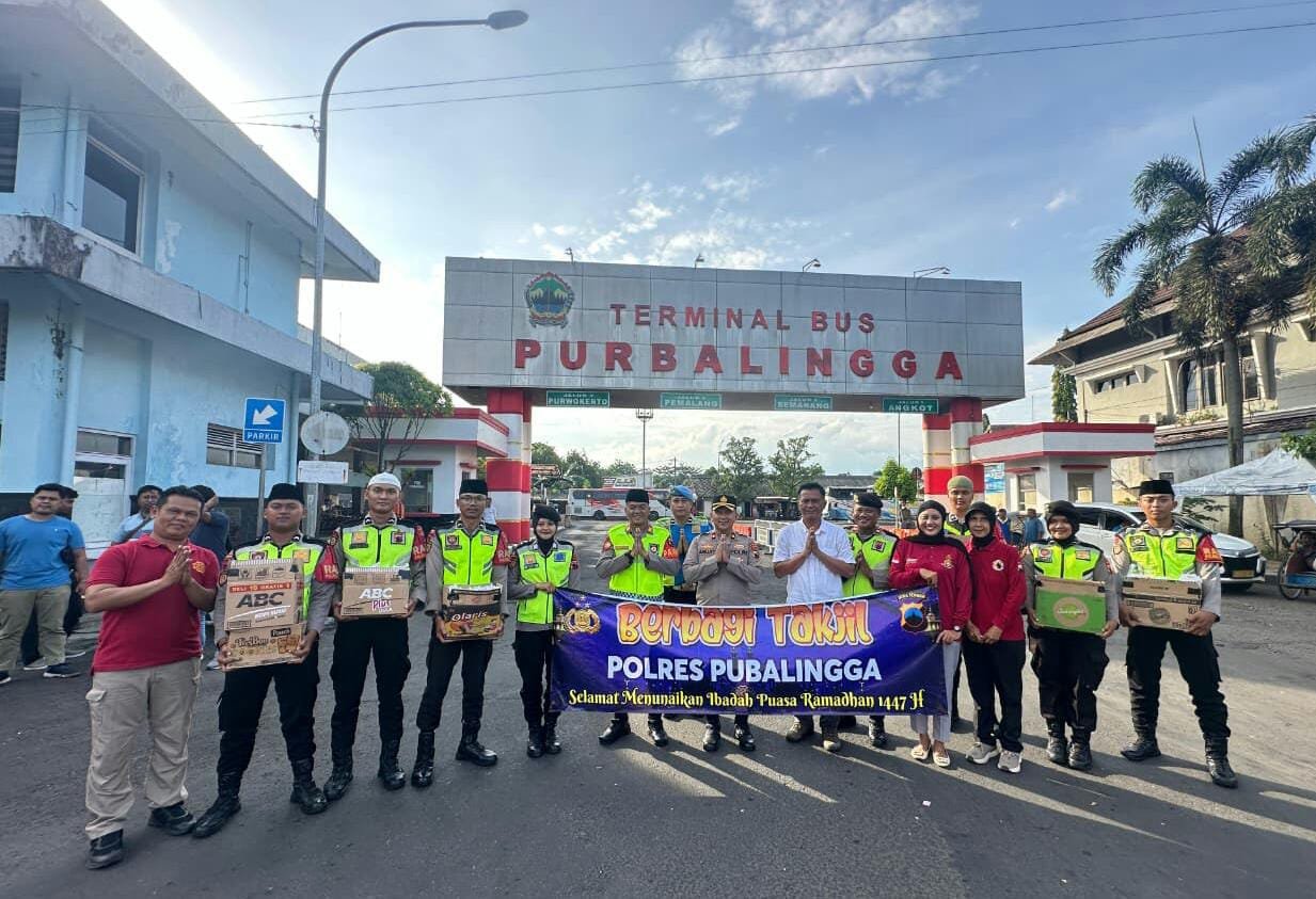 Polres Purbalingga Gelar Pembagian Takjil Selama Ramadan