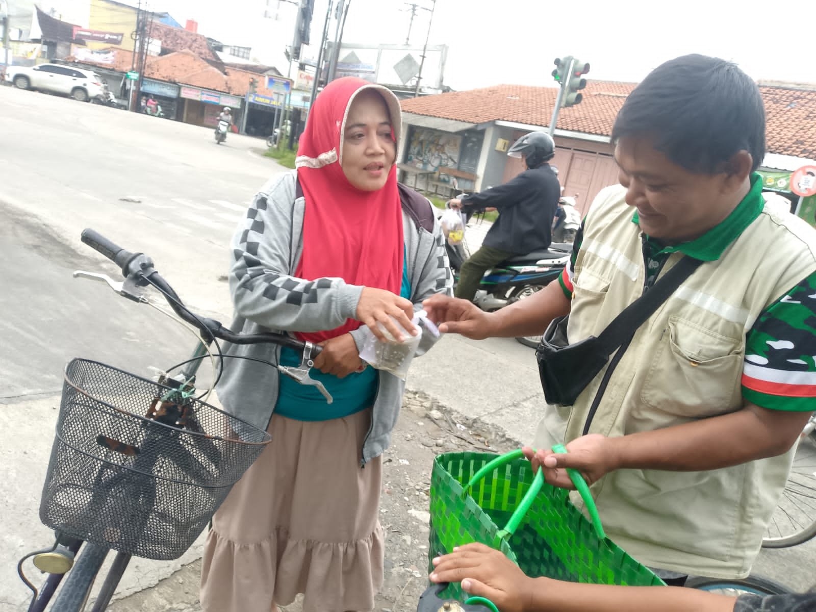 Bang Ramsus Wartawan Pemalang Laksanakan Program Bagi – Bagi Takjil Tahun 2026