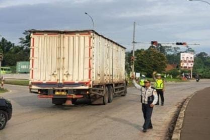 Jelang Idul Fitri 1447 H / 2026 Adanya Pembatasan Truk Sumbu Tiga ” Polres dan Dishub Harus Konsisten ” Pinta Warga Pekalongan , Batang , Pemalang