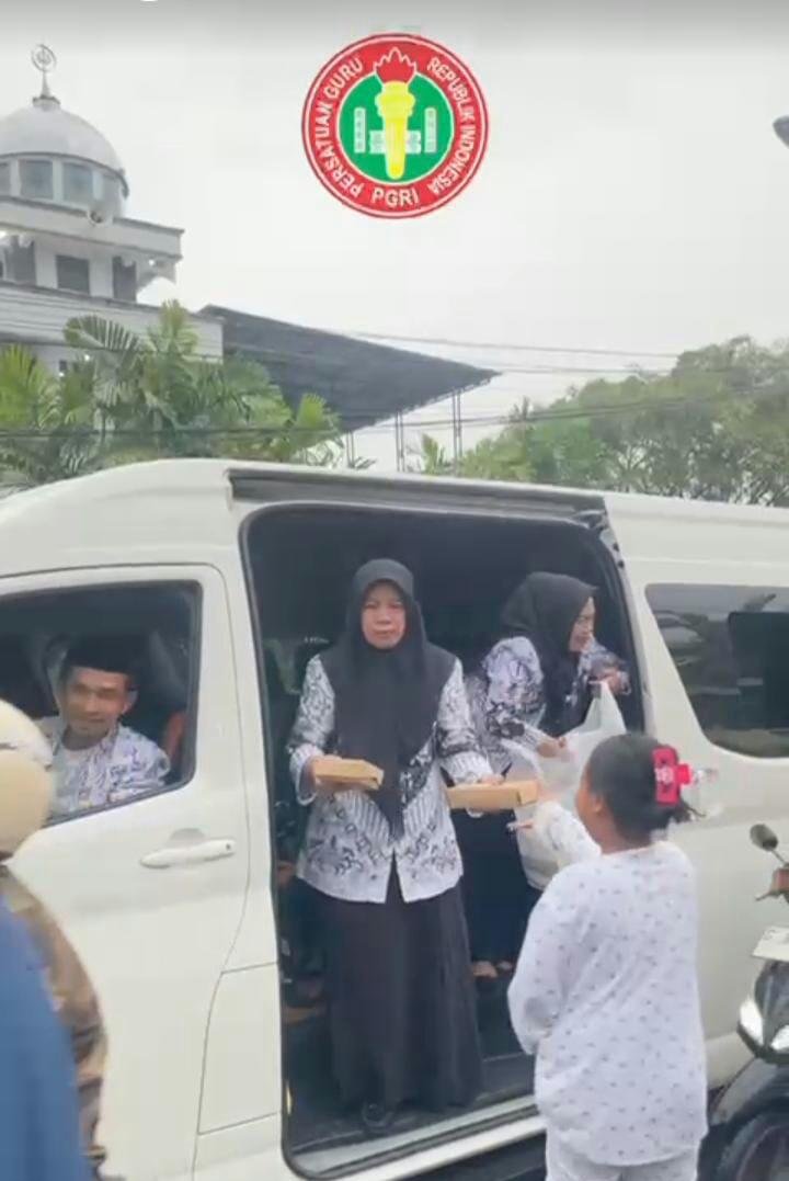 Persatuan Guru Republik Indonesia Pemalang Bagi – Bagi Takjil Ramadan 1447 H