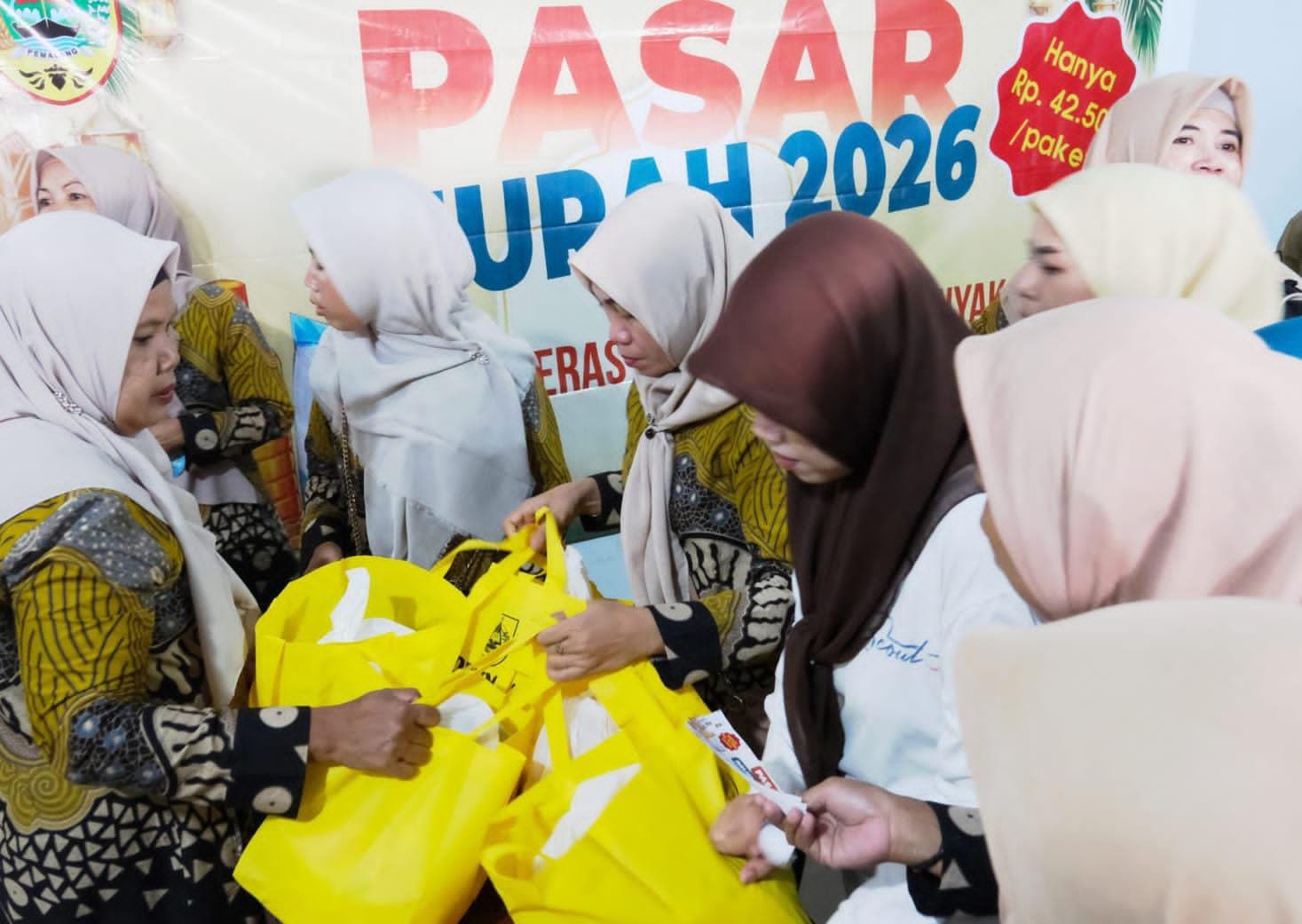 Serbu Pasar Murah di Desa Serang Petarukan Pemajang Sediakan 1.000 Paket Sembako Murah
