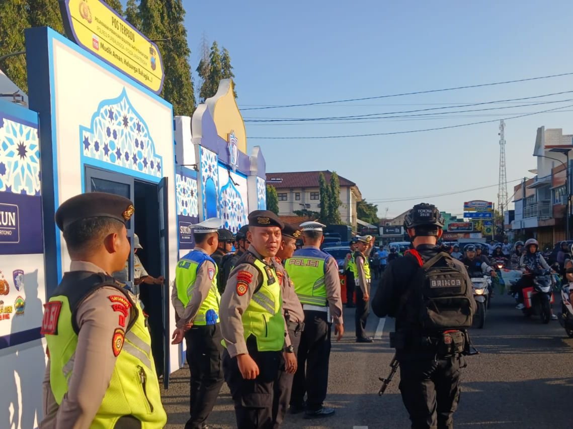 Patroli Gabungan Satsamapta dan Brimob Jaga Kondusivitas Ngabuburit di Purbalingga