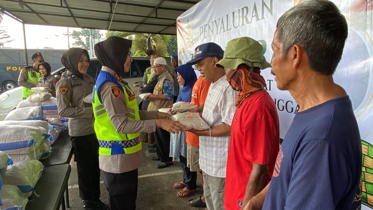 Polres Purbalingga Salurkan Zakat Fitrah 1,7 Ton Beras