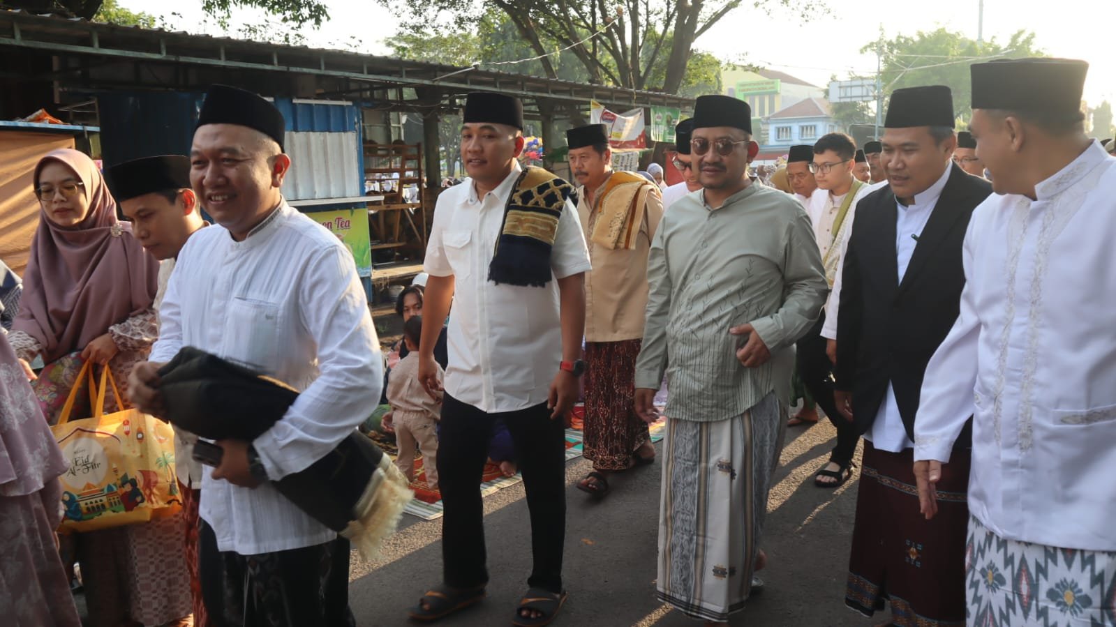 Komandan Kodim 0711/ Pemalang Bersama Forkopimda Laksanakan Sholat Idul Fitri 1447 H/2026 M