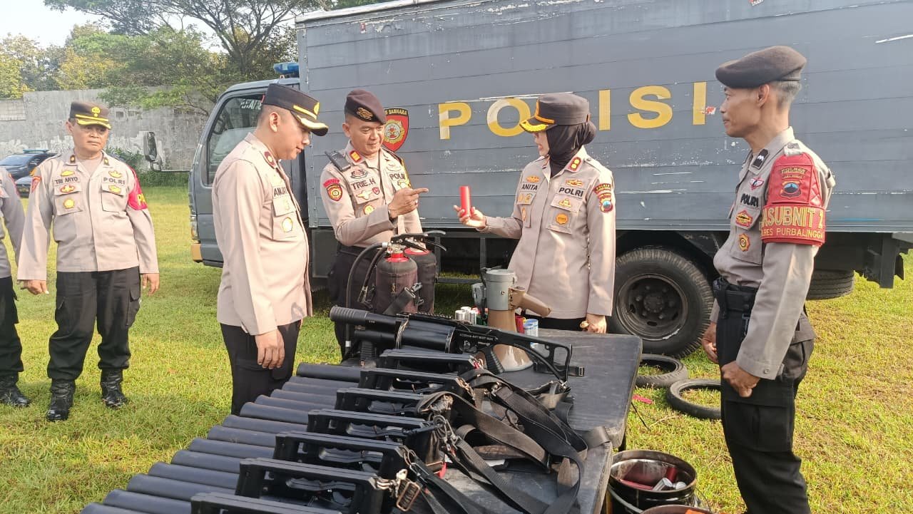 Polres Purbalingga Gelar Latihan Dalmas Di Lapangan Kalikabong Tingkatkan Kemampuan