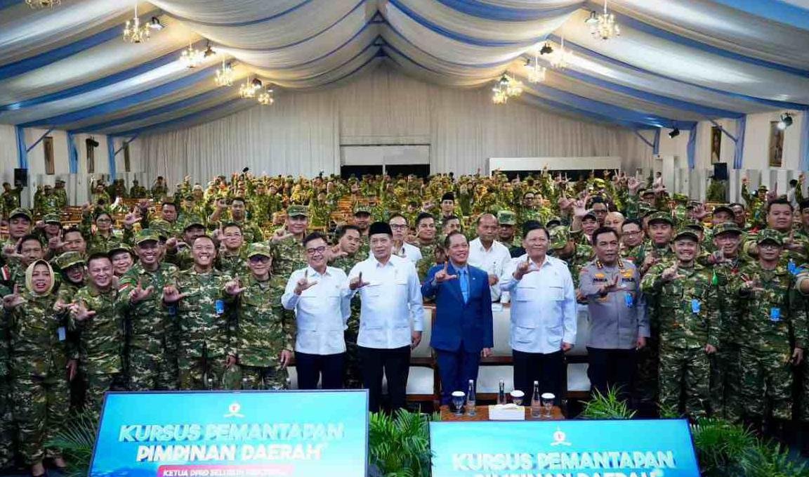 Dari Magelang, Menkop Ferry Ajak DPRD Perkuat Koperasi Desa Merah Putih