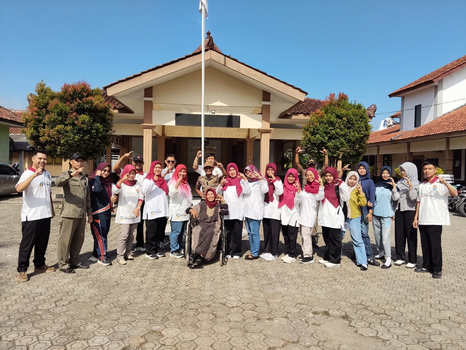 Dari Lapangan untuk Kebersamaan, Gotong Royong Tri Bangkit Jadi Energi Baru Warga Kecamatan Cimanggu