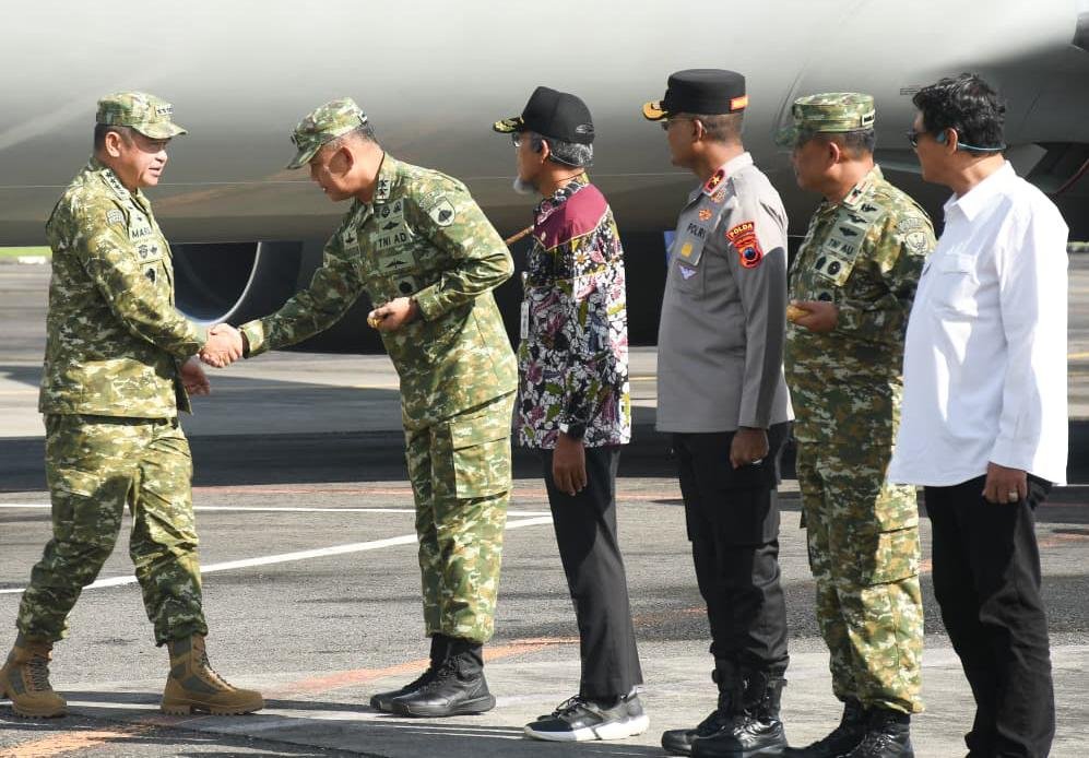 Kunjungan Menteri Pertahanan RI Dan Panglima TNI Tinjau Latihan Operasi Laut Gabungan 2026 Didampingi Pangdam IV / Diponegoro