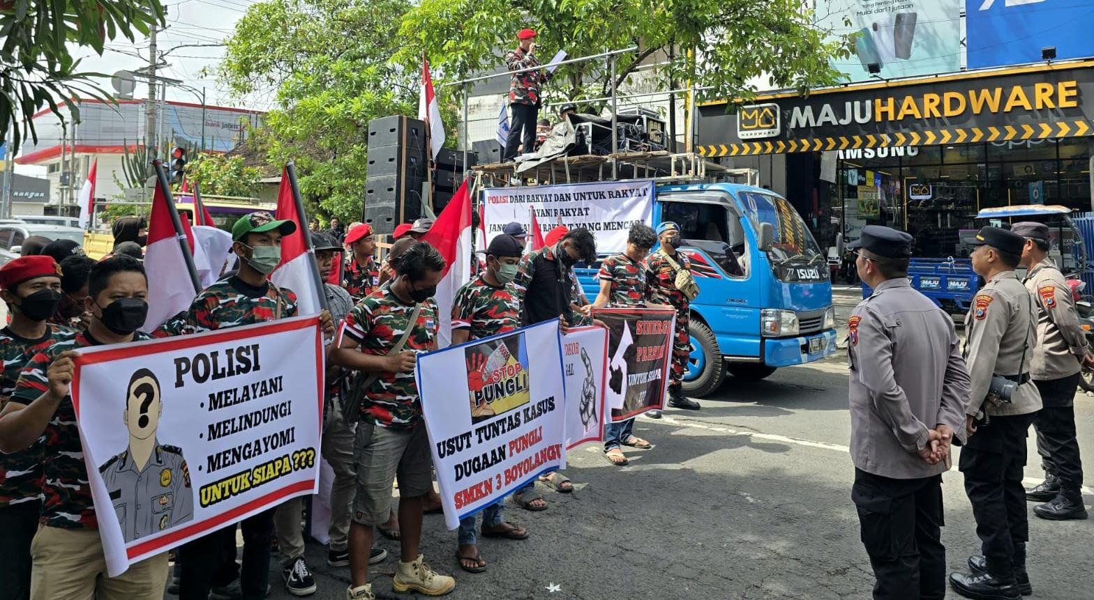 Laskar Merah Putih Tulungagung Gelar Demo Serentak di Polres dan Cabdindik, Desak Penegakan Keadilan