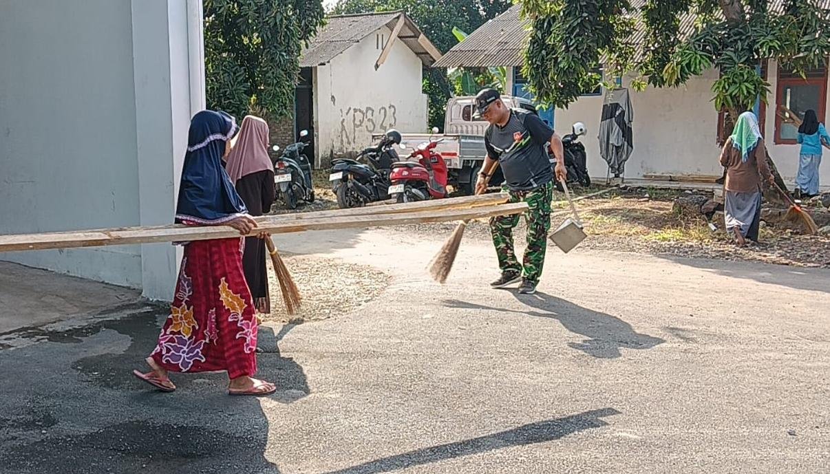 Sinergitas TNI, Warga dan PKK Warnai Karya Bakti Persiapan Launching KDKMP di Desa Penggarit