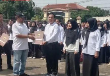 516 Kepala Sekolah di Pemalang Terima SK Penugasan dari Bupati Anom Widiyantoro