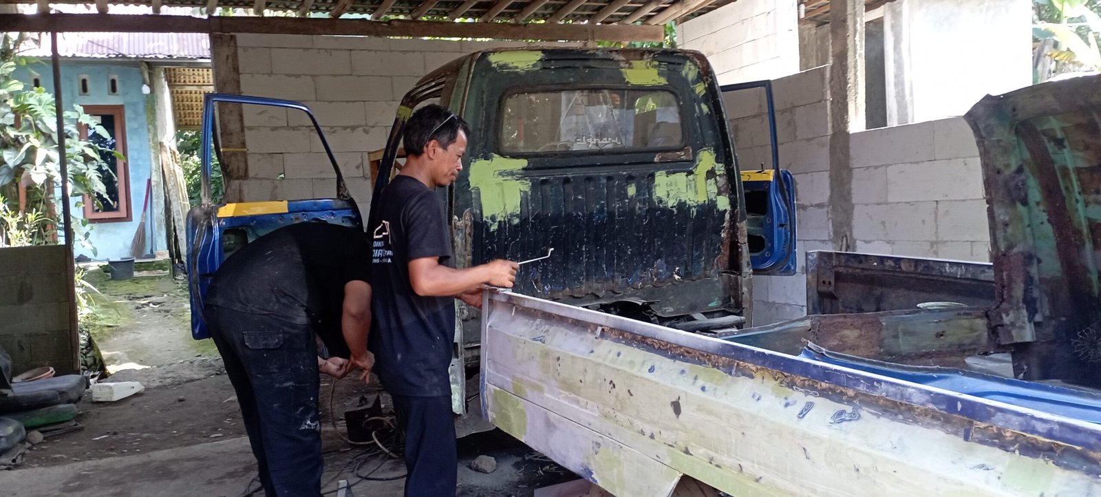Turdi, Owner Bengkel Turdi Mobil yang Siap Mengabdi untuk Kemajuan Desa Cipaku