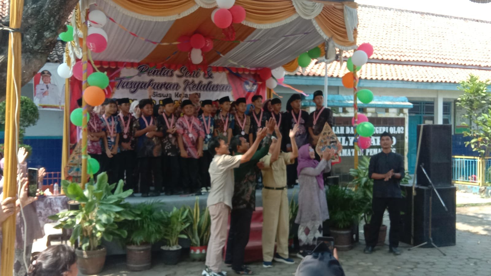 PENTAS SENI DAN TASYAKURAN KELULUSAN SISWA KELAS VI SDN 02 MULYOHARJO PEMALANG TAHUN AJARAN 2025/2026 BERLANGSUNG MERIAH