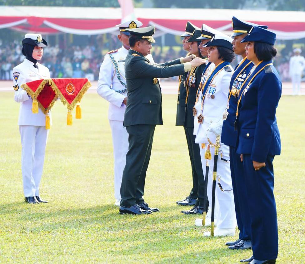 Pangdam IV/Diponegoro Dampingi Panglima TNI pada Prasetya Perwira Diktukpa TNI Integratif dan Kunjungan ke Museum Bersejarah